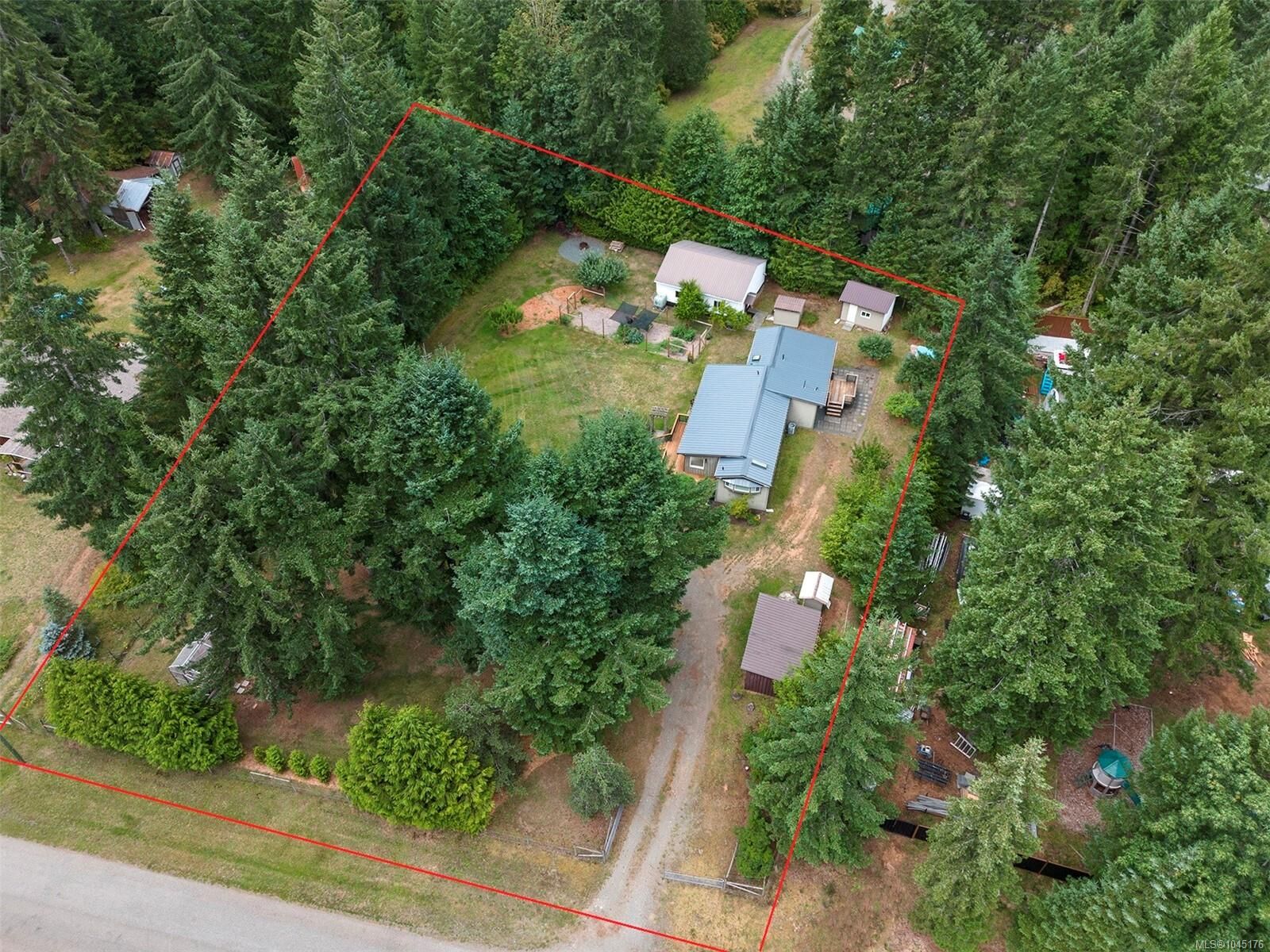 Property Photo: 3713 James Cres BC V9J 1E9