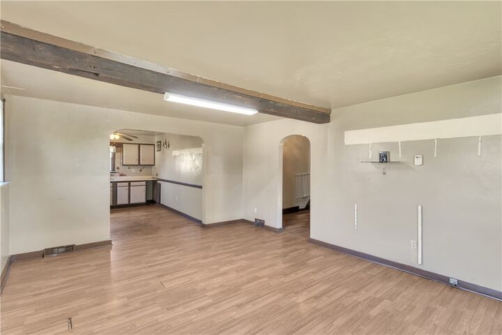 Property Photo:  508 Earl Ave  PA 15068 