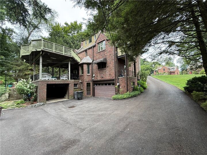 Property Photo: 1080 Woodberry Rd PA 15068