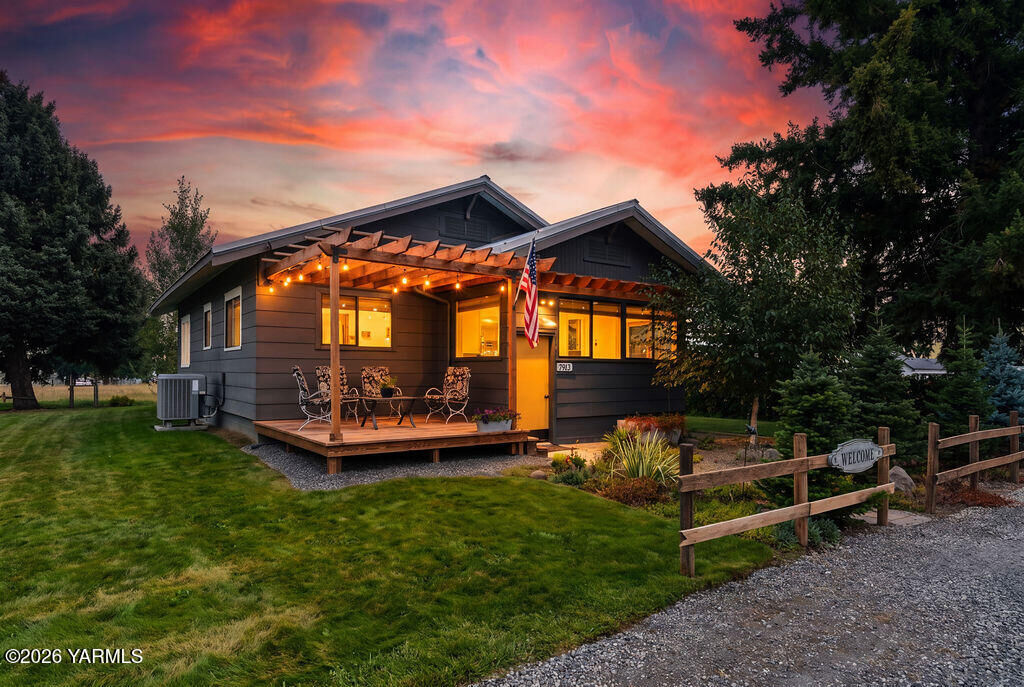 Property Photo:  7913 Ahtanum Rd  WA 98903 