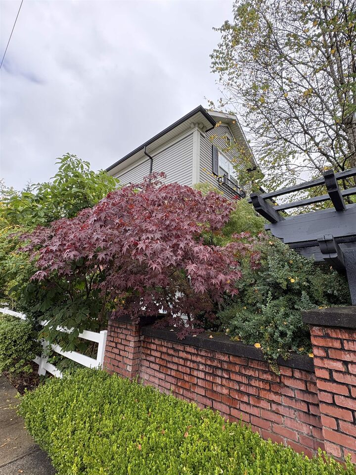Property Photo: 2495 Davies Avenue 11 BC V3C 0B2