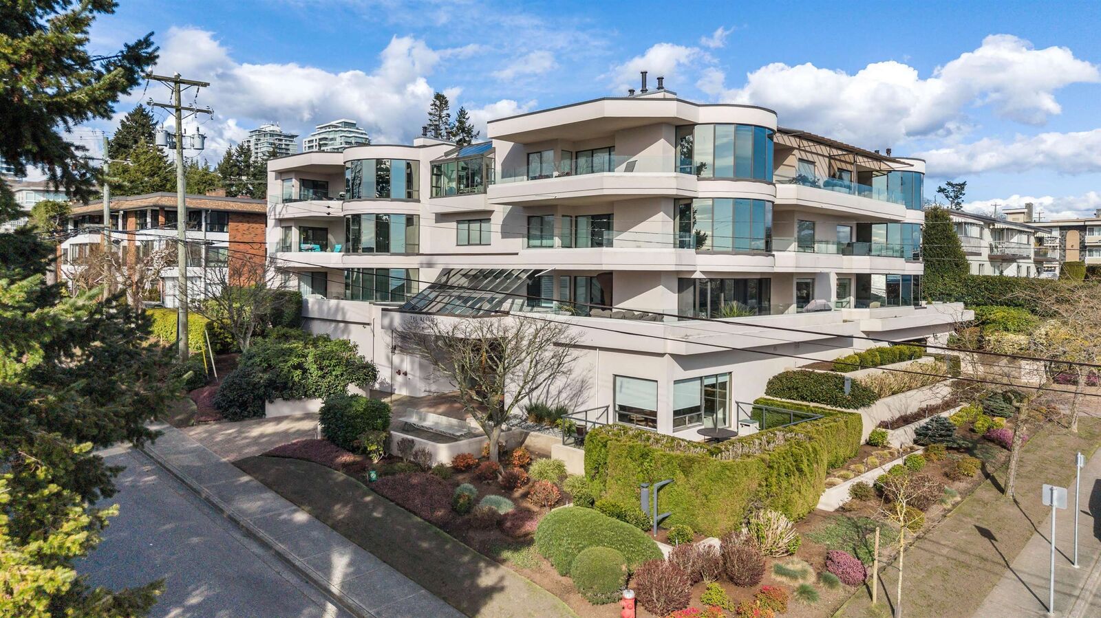 Property Photo: 1250 Martin Street 302 BC V4B 3W3