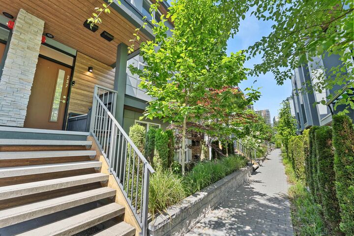 2060 Curling Road 237 — photo 1