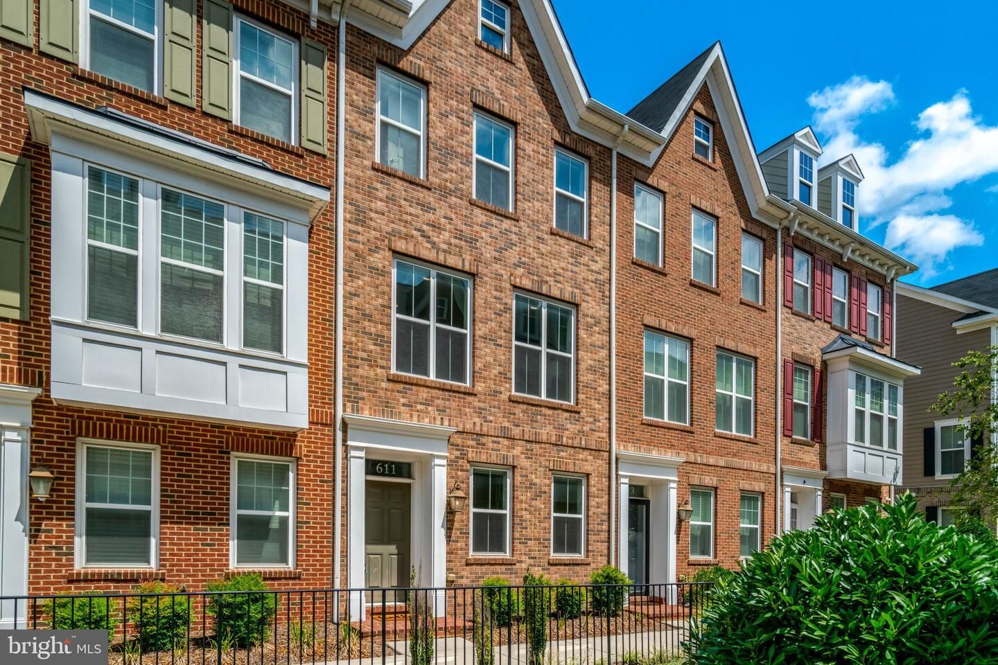 Property Photo:  611 Totten Mews NE  DC 20017 