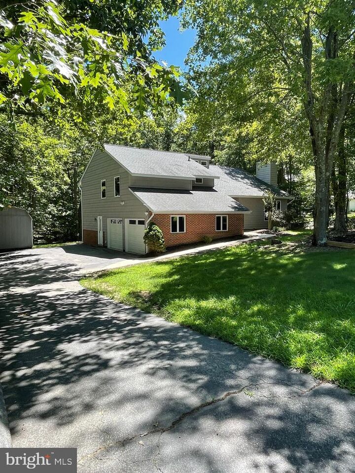 Property Photo: 22480 Sparrow Court MD 20650