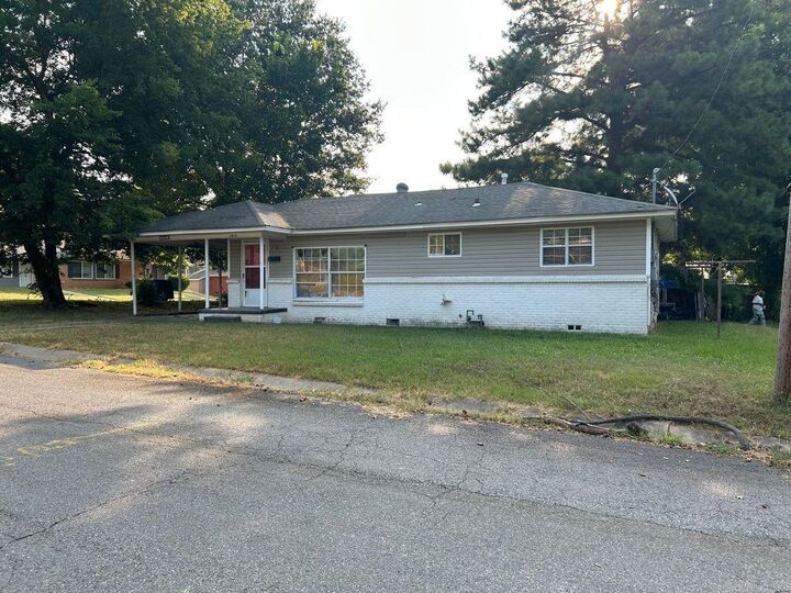 Property Photo: 1814 Crutcher St AR 72114