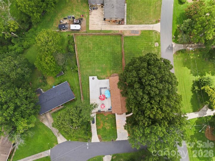 Property Photo: 1301 Manchester Lane NC 28227
