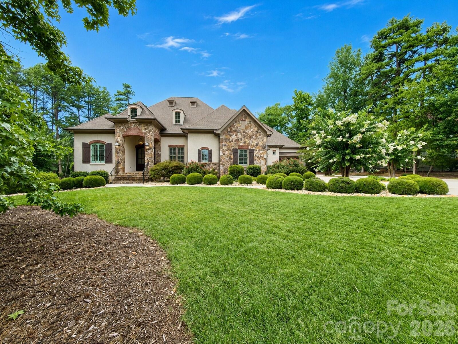 Property Photo:  119 Alton Court  NC 28117 