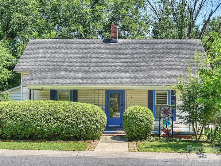 Property Photo:  3014 Yadkin Avenue  NC 28205 