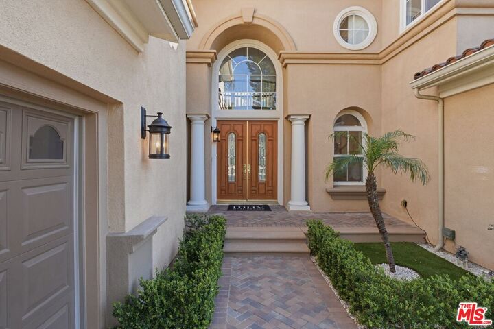 Property Photo:  20274 Via Medici  CA 91326 