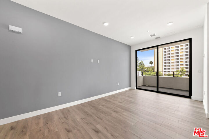 Property Photo:  11013 Hartsook St, Unit 301  CA 91601 