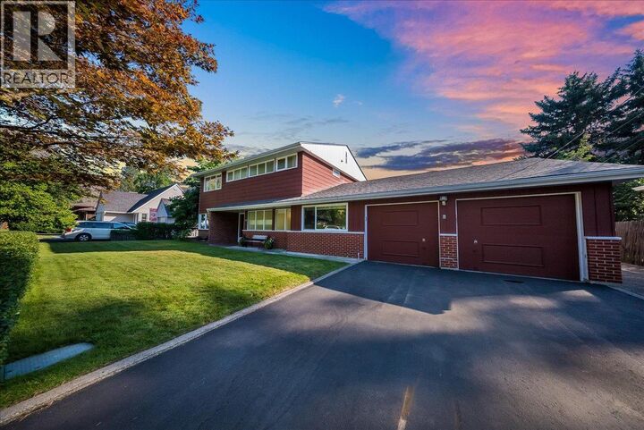 20 Hazlewood Drive — photo 1