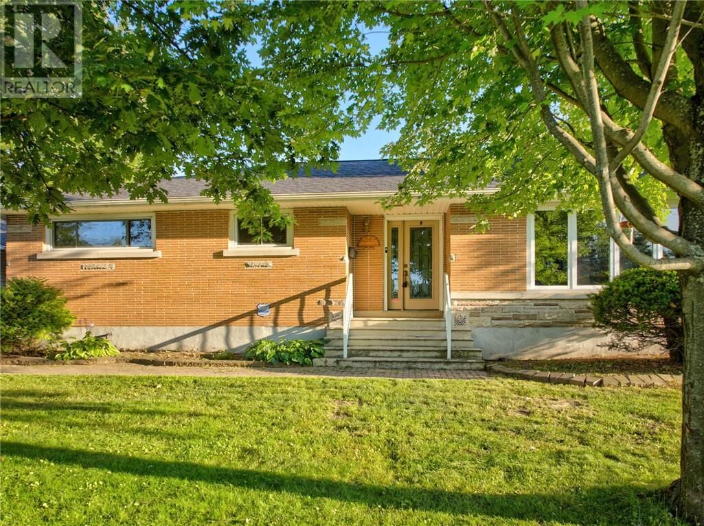 Property Photo:  1397 Hawthorne Drive  ON P3A 1L3 