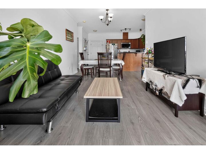 Property Photo: 46053 Chilliwack Central Road 304 BC V2P 1J5