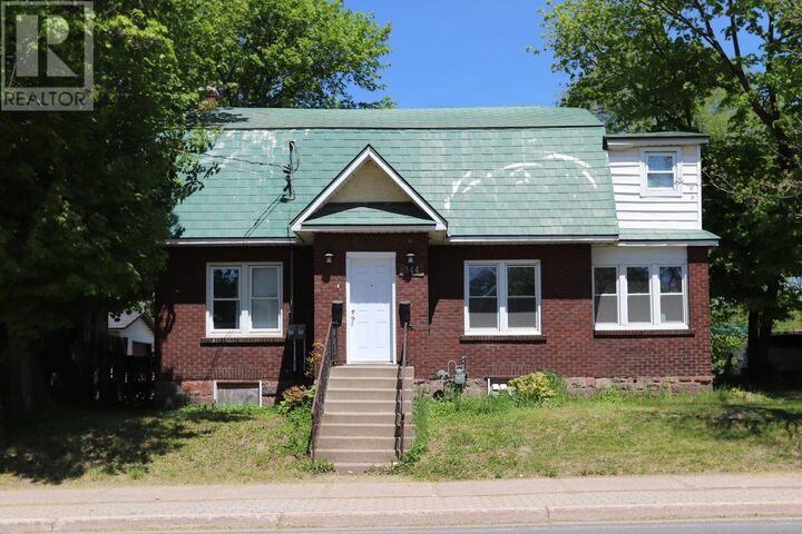 Property Photo:  344 Wellington St E  ON P6A 2L9 