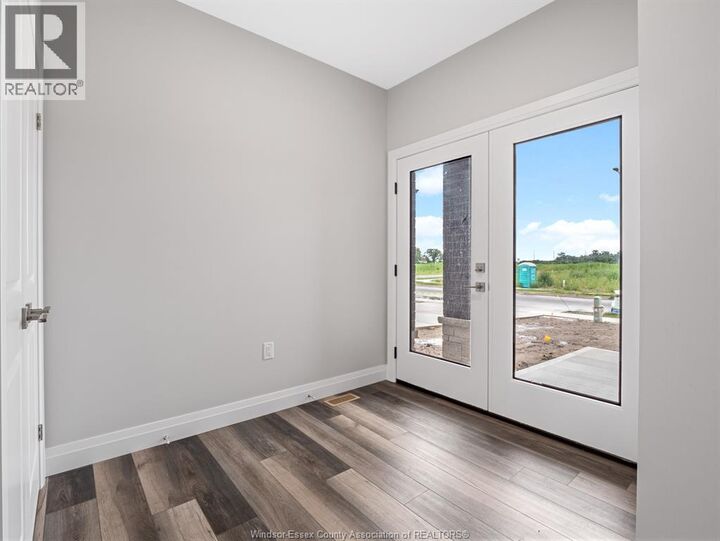Property Photo:  113 Eagle Street  ON N8H 0G5 