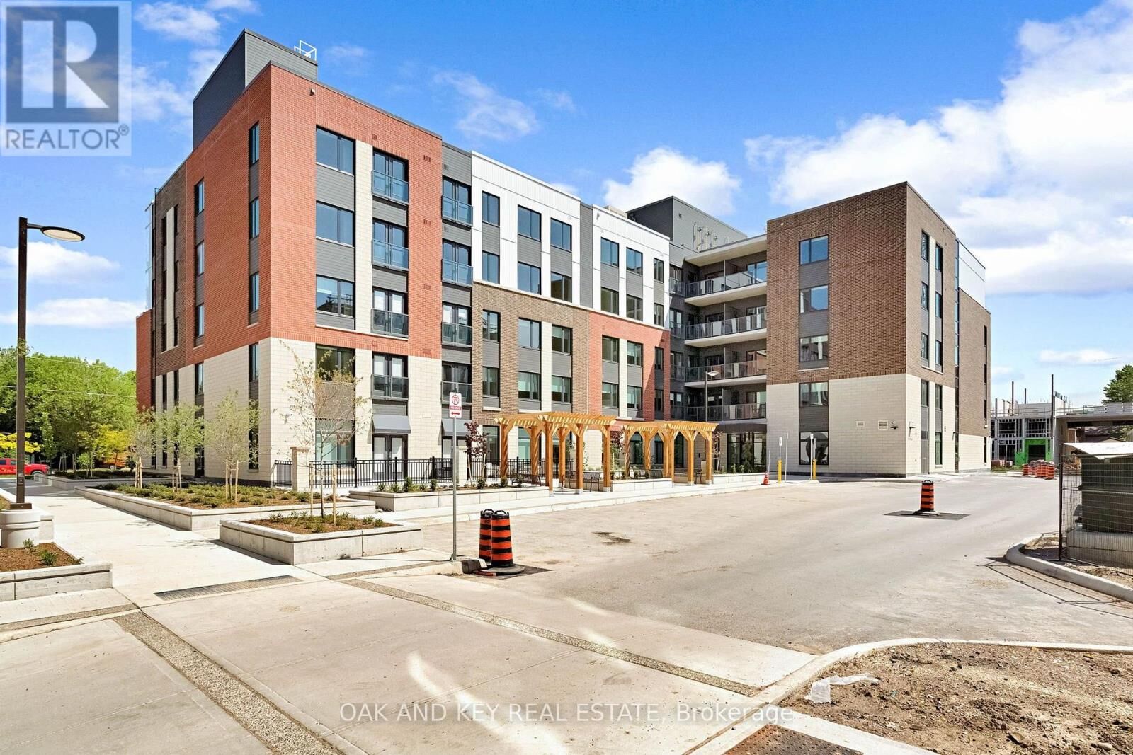 Property Photo:  385 Hill Street 310  ON N6B 1E4 