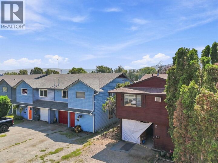 Property Photo: 685 Singh Street 14 BC V2B 5C5