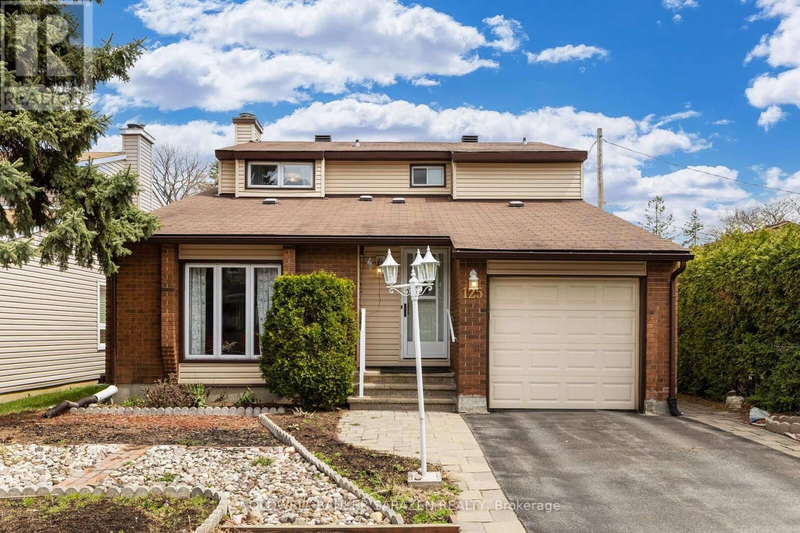 Property Photo:  125 Lanark Avenue  ON K1Z 8P6 