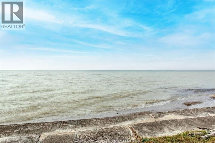 Property Photo:  127 Lakewood Drive  ON N9V 2Y8 