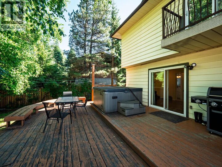 Property Photo:  2786 Wildwood Crescent  BC V2K 3Y3 
