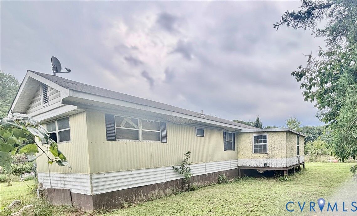 Property Photo: 727 Frenchs Store Road VA 23040