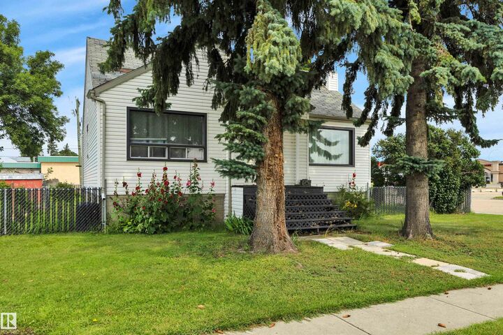 Property Photo:  4702 49 Ave  AB T0C 0V0 