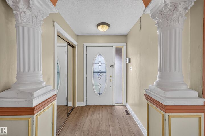 Property Photo:  6348 34A Avenue NW  AB T6L 1E4 