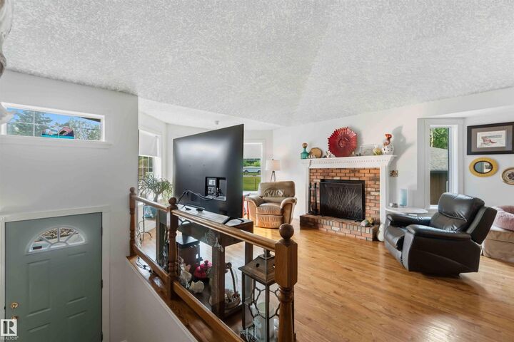 Property Photo: 52552 Rge Road 224 205 AB T8A 4R7