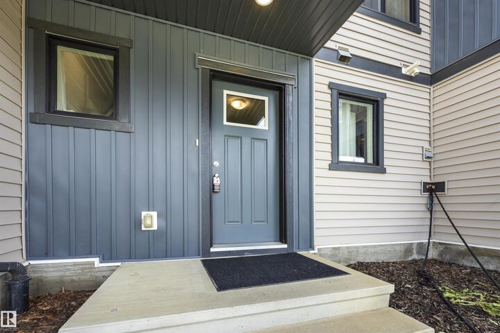 Property Photo:  1246 Aster Boulevard NW  AB T6T 2N8 