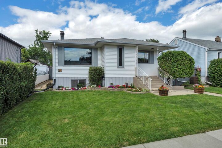 Property Photo:  5116 47 Avenue  AB T9E 5C5 