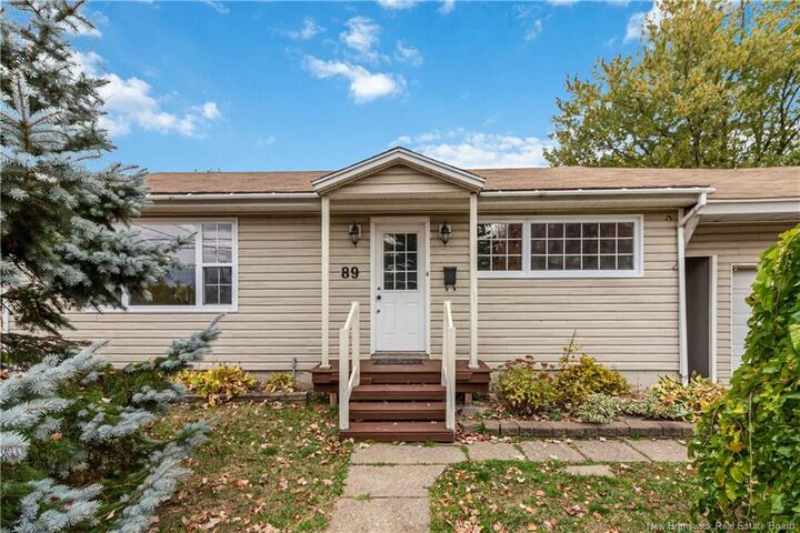 89 Douglas Avenue — photo 1