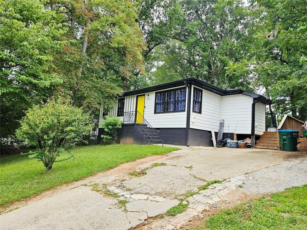 Property Photo:  2096 Venesa Circle Circle  GA 30168 