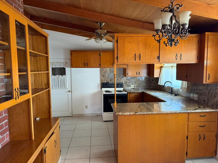 Property Photo:  2106 4th Street  CA 93657 