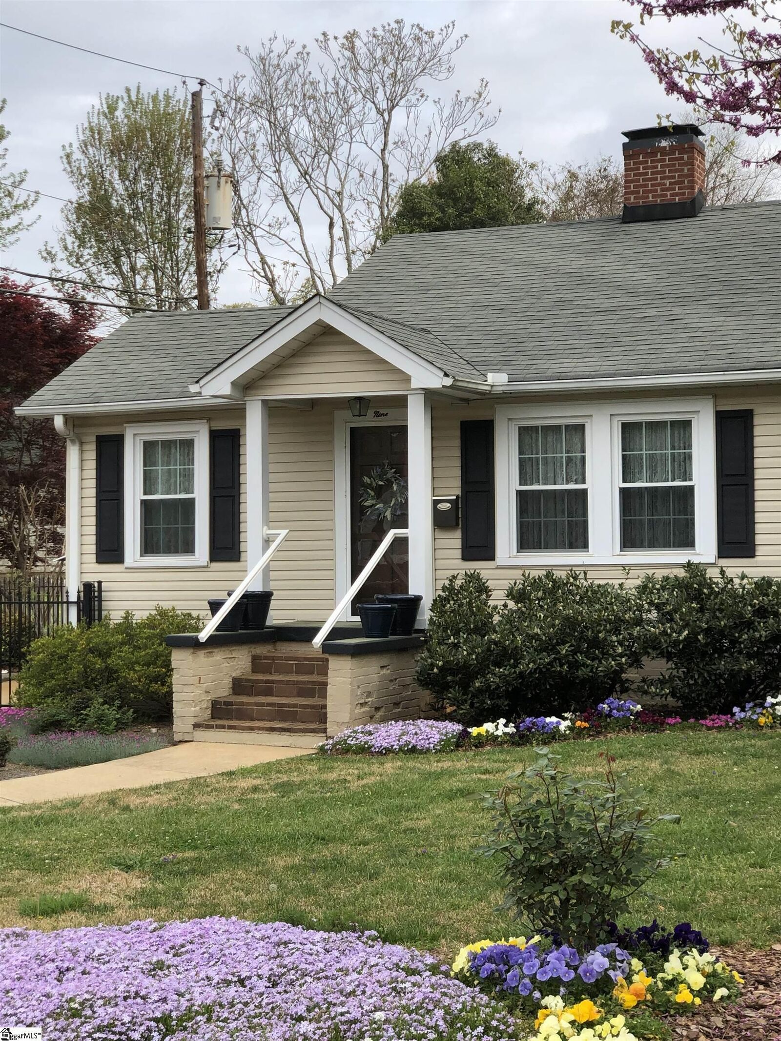 Property Photo:  9 Kenwood Lane  SC 29609 