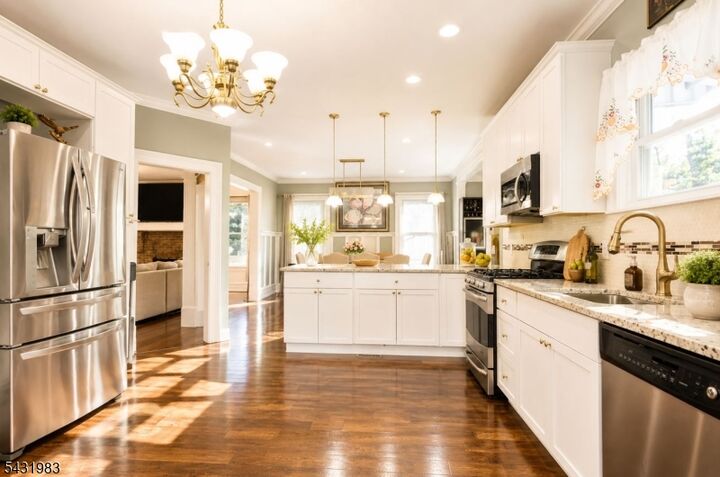 Property Photo:  52 Hollywood Ave  NJ 07205 