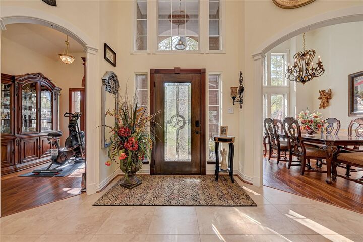 Property Photo: 715 Somerset Street TX 77302