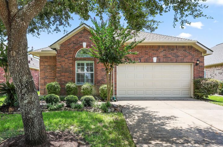 Property Photo: 1242 Modena Drive TX 77581