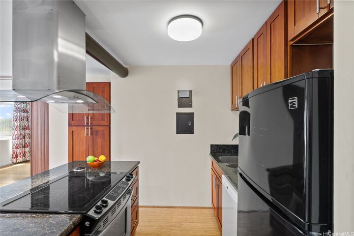 Property Photo:  98-1038 Moanalua Road 71101  HI 96701 