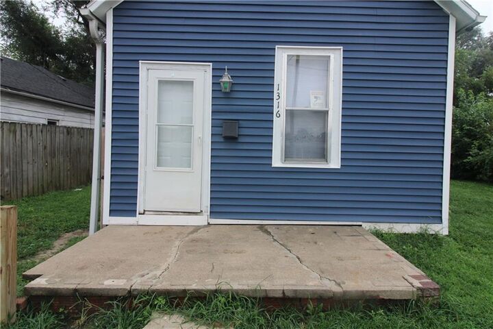 Property Photo: 1316 Sacramento Street MO 64503