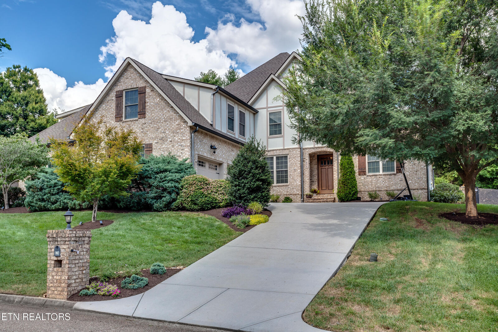 Property Photo:  634 Oak Cove Lane  TN 37922 