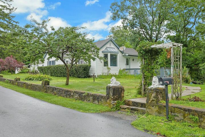 Property Photo:  21 Sycamore Lane  NY 12563 
