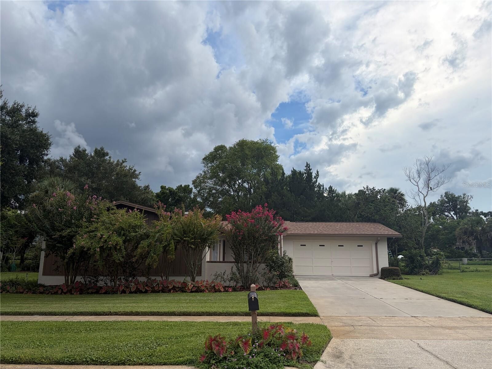 Property Photo:  120 Larkwood Drive  FL 32771 