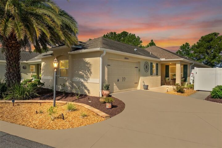 Property Photo: 16844 SE 91st Phillips Court FL 32162