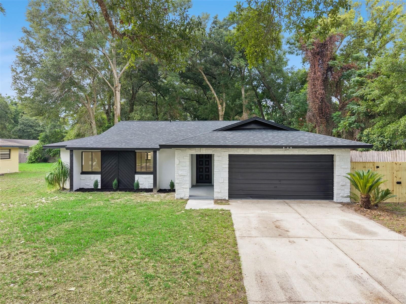 Property Photo: 536 Bison Circle FL 32712