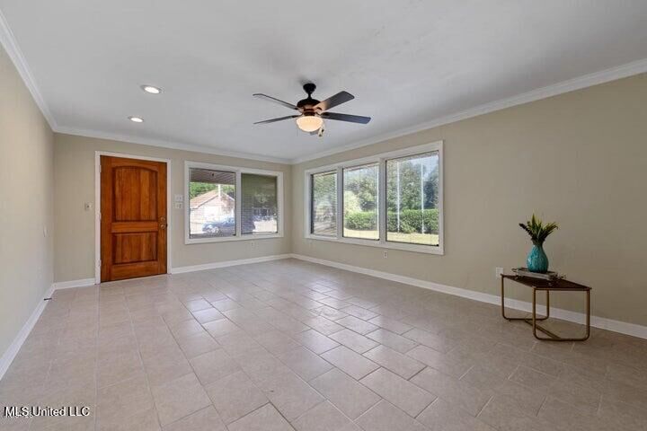 Property Photo: 320 Lakeview Boulevard MS 39531