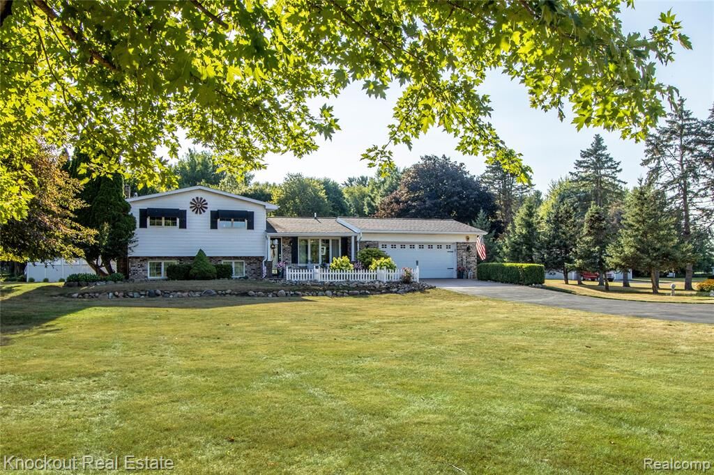 Property Photo: 14720 Lincoln Road MI 48616 8427