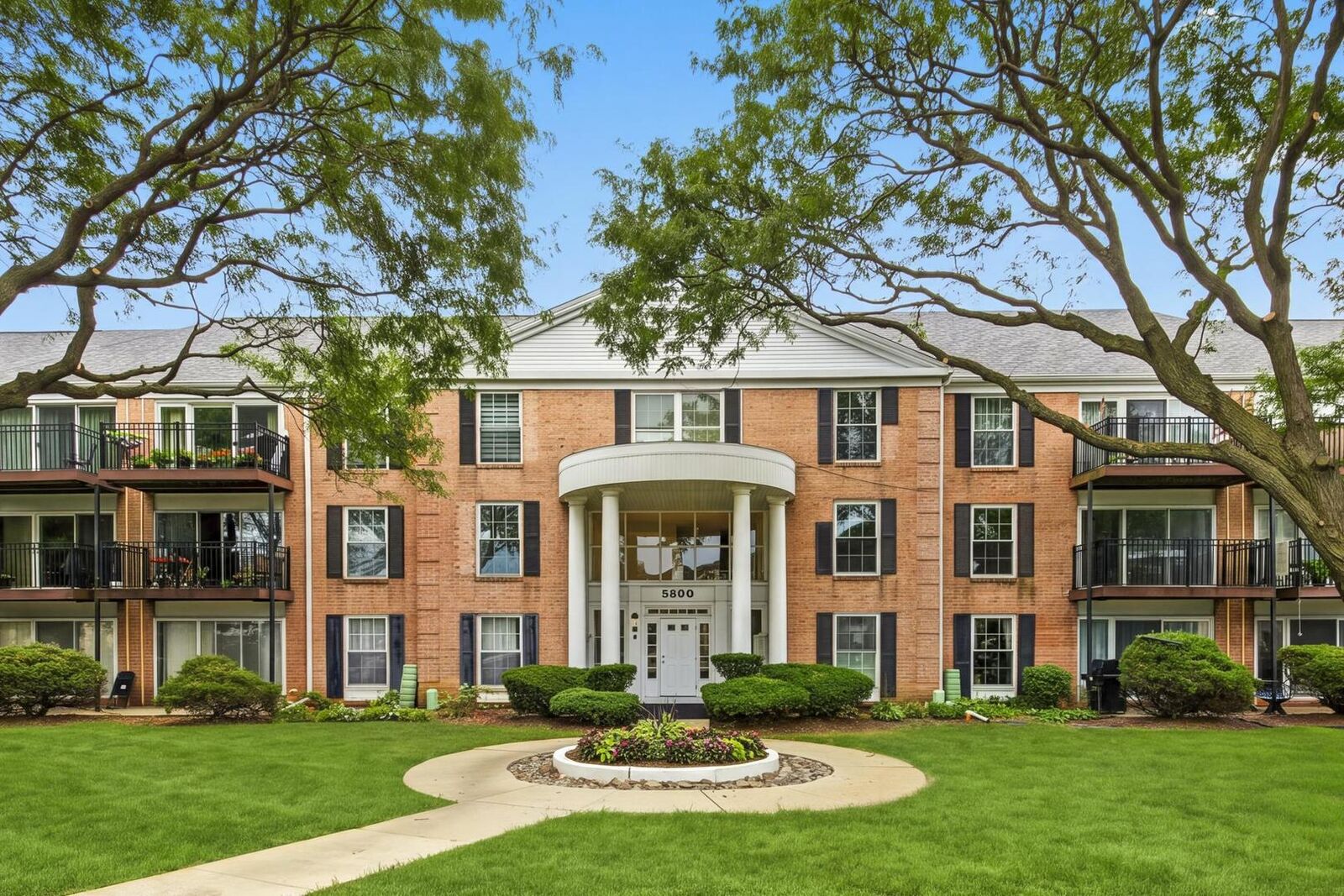 Property Photo: 5300 Carriage Way Drive 107 IL 60008
