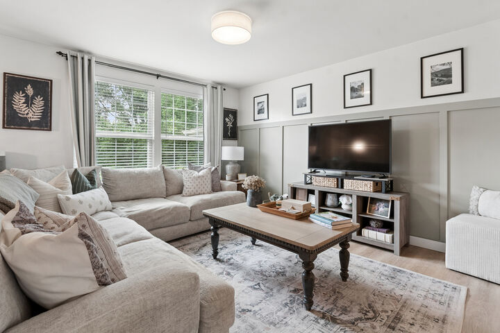 Property Photo:  1021 Crane Point  IL 60124 