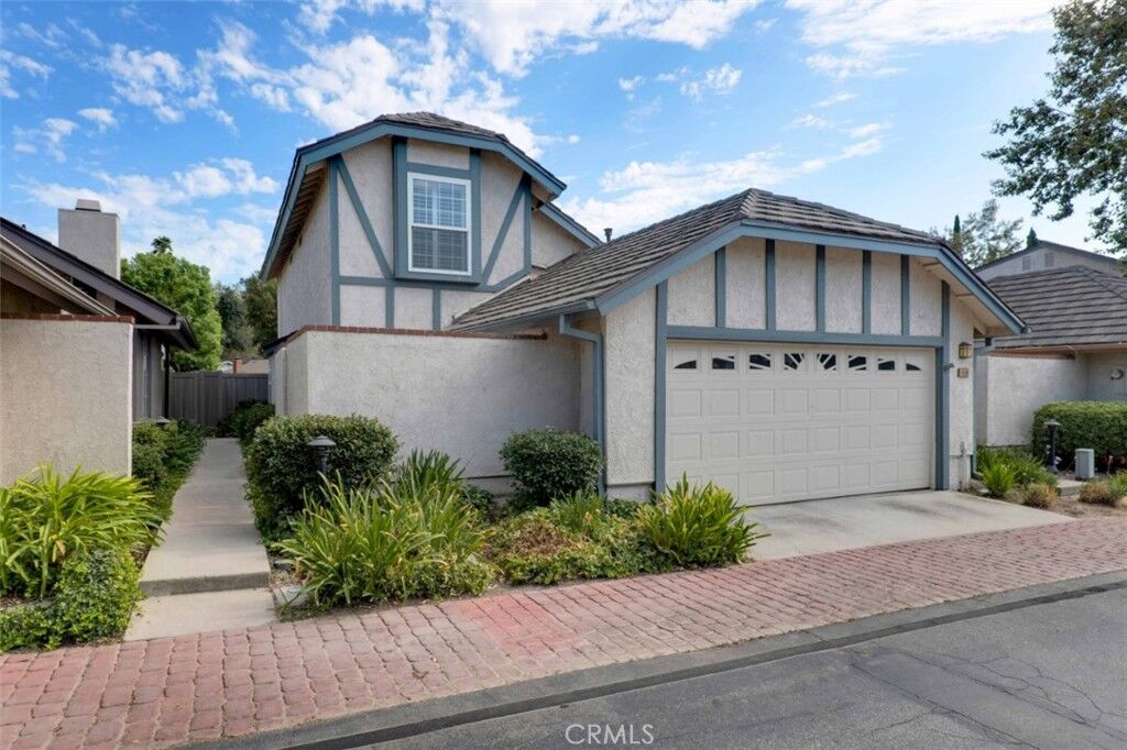 Property Photo: 1820 Suntree Lane CA 93063